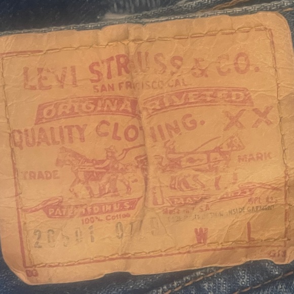 Levi’s Vintage 26501 Distressed Size 7 Made In USA Blue Jean Shorts - Picture 3 of 4